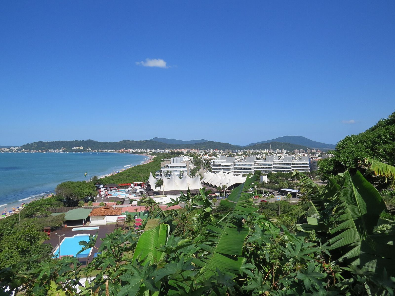 Orla de Jurerê Internacional, em Florianópolis, vista do alto