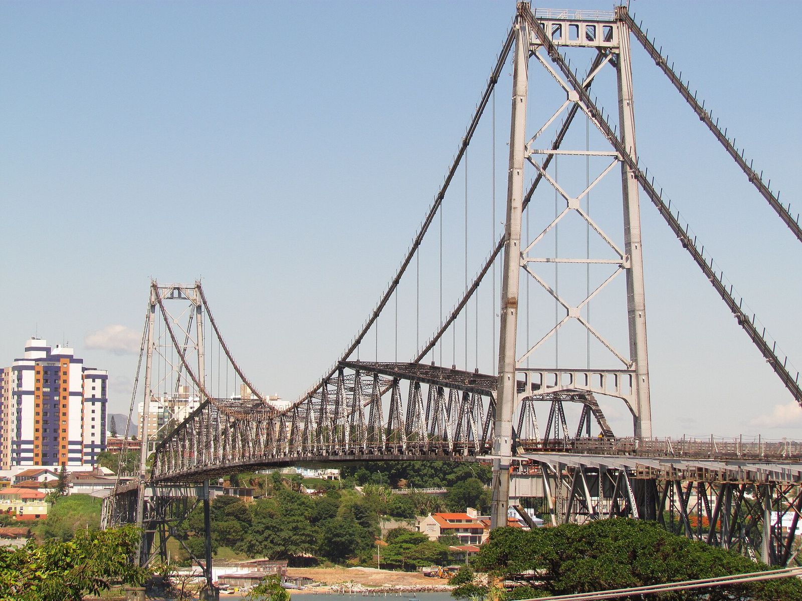 Ponte Hercílio Luz, cartão-postal de Florianópolis